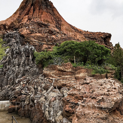 プロメテウス火山も51m