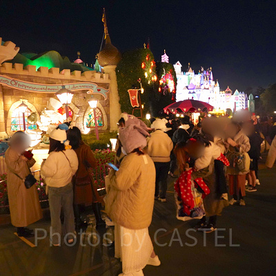 クイーン・オブ・ハートのバンケットホールの待ち列（18時20分ごろ）