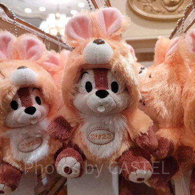 ディズニーお正月グッズ：お年玉付き年賀はがきセット