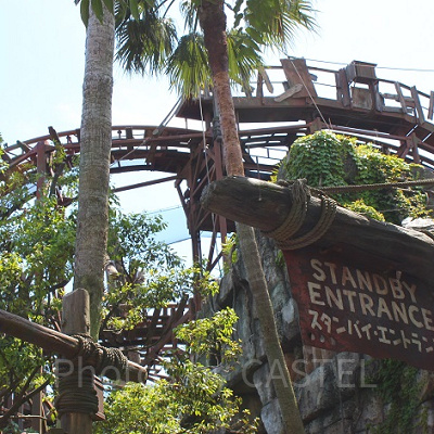 レイジング・スピリッツは人気のアトラクション