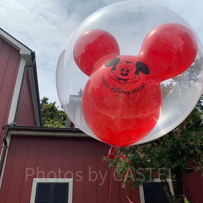 赤色のミッキー風船
