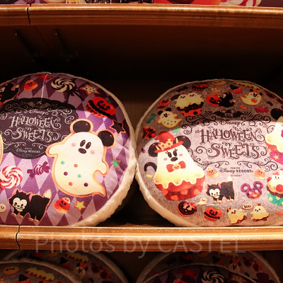 丸型クッション。スウィーツとおばけがギッシリ！