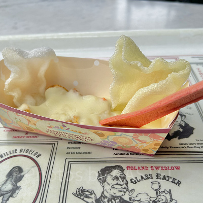 ホタテ貝のマッシュポテト、シュリンプチップ添え