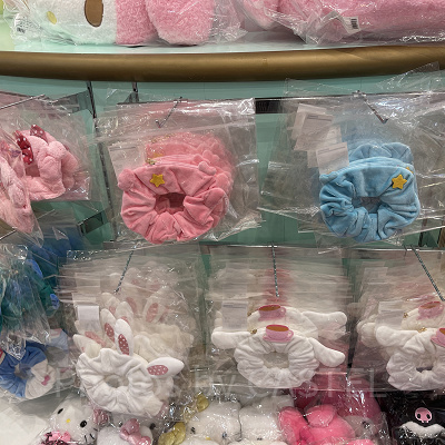 シュシュ型ポーチ