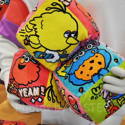 セサミストリート キュージョン 4点 セサミストリートグッズ「POP EMOTION!」キューブ型クッション