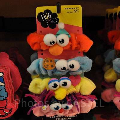 セサミストリート「HUG ME!」ブレスレットセット（2,000円）もシュシュとして使えます