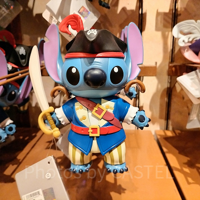 上海ディズニーカリブの海賊グッズ：海賊スティッチのマスコット