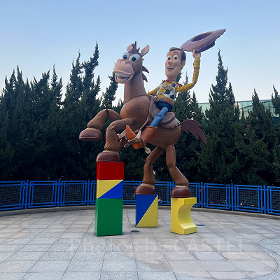 上海ディズニートイストーリーホテル：中庭