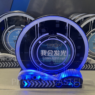 上海ディズニートロングッズ：トロンの光るディスクオブジェ：