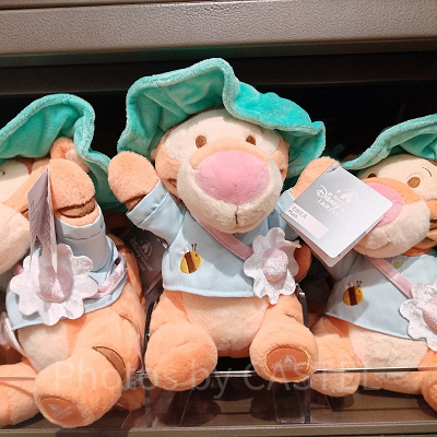 上海ディズニーくまのプーさんグッズ：植物シリーズのティガーぬいぐるみ