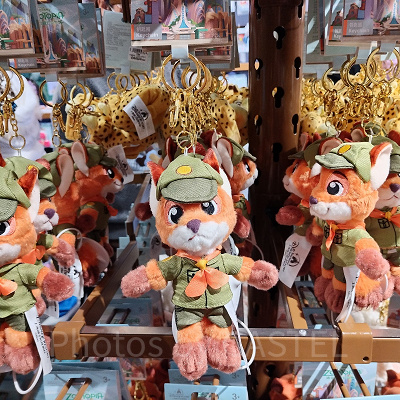 上海ディズニーズートピアグッズ：幼少時代ニックのぬいぐるみキーチェーン