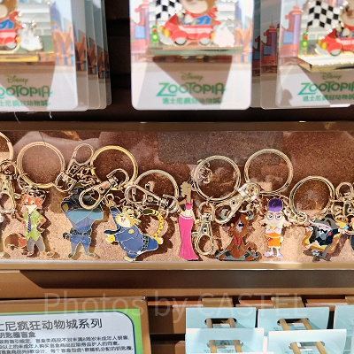 上海ディズニーズートピアグッズ：コレクタブルキーチェーン