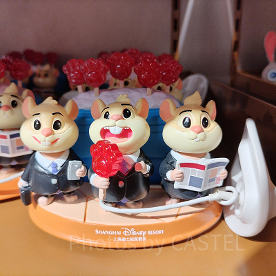 上海ディズニーズートピアグッズ：タビネズミのフィギュアスタンド