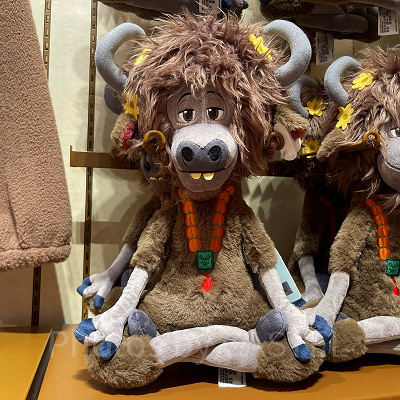 上海ディズニーズートピアグッズ：ヤックスのぬいぐるみ