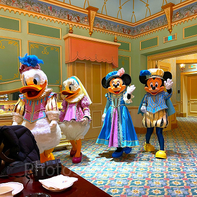 上海ディズニーランドのグリーティング:ロイヤルバンケットホールのミッキー&フレンズ