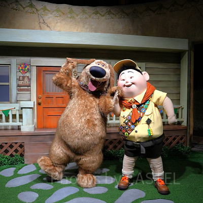 上海ディズニーランド：ラッセルとダグとのグリーティング