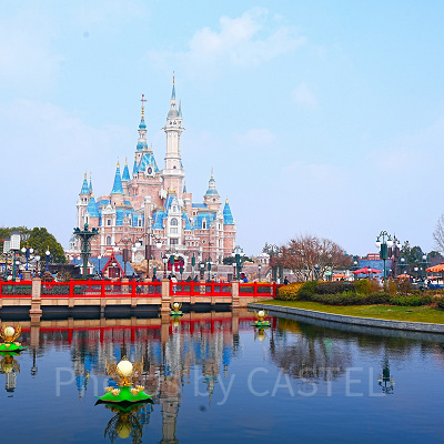 上海ディズニーランドのシンボルのお城