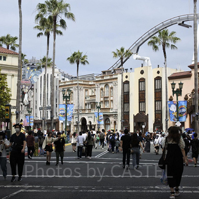 ハリウッド大通りで身につけアイテムをお買い物（PM1:00）