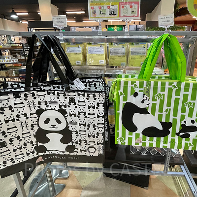 ショッピングバッグ　Lサイズ（左）Mサイズ（右）