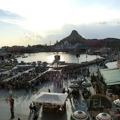 部屋から見るショー