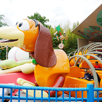 スリンキー・ドッグのジグザグスピン(ディズニーランド・パリ)