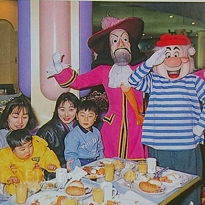 「スモールワールド・レストラン」