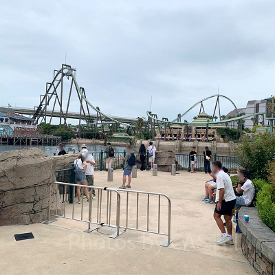 USJの喫煙所②セントラルパークのバラ園から湖沿いに抜ける道沿い