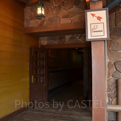 ビッグサンダー･マウンテン横の喫煙所