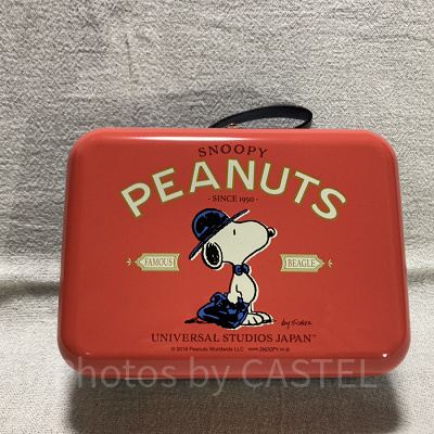 スヌーピーのアソートスイーツ缶（トランク型）