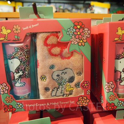 スヌーピーハンドクリーム＆ハンドタオルセット