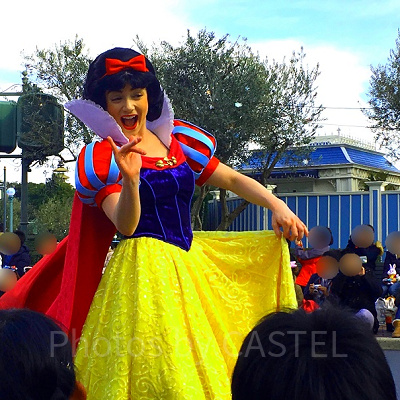 白雪姫は近くまで寄ってきてくれました