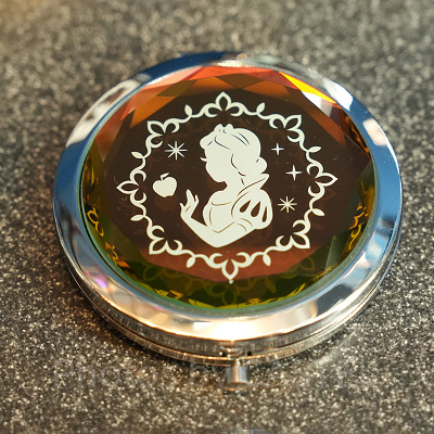 白雪姫のコンパクトミラー