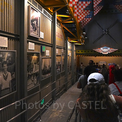 カリフォルニア・アドベンチャーのソアリンのQライン