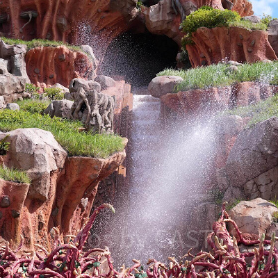 スプラッシュ・マウンテン“もっと！びしょ濡れMAX”