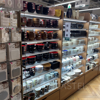 食器コーナー／キッチン用品コーナー