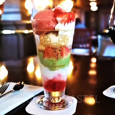 テディ・ルーズヴェルト・ラウンジ：季節のパフェ