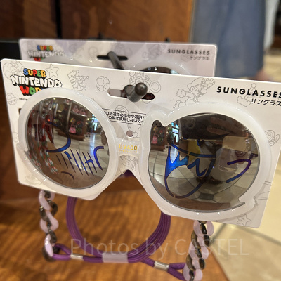 テレサのストラップ付きサングラス