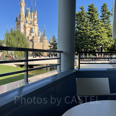 トゥモローランド・テラスのテラス席| キャステル | CASTEL