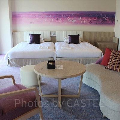 ベッドは高級ベッドブランドのシモンズ社製