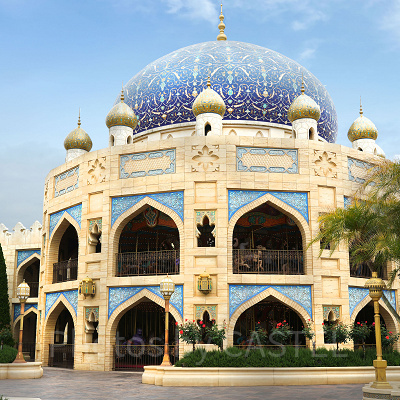 キャラバンカルーセルは2階建て