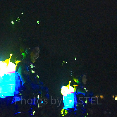 トイ・ストーリーの後ろのダンサー