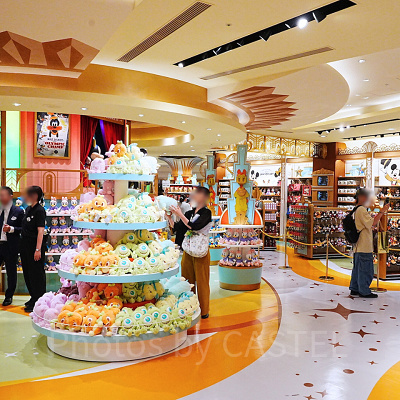 リニューアル後のイクスピアリのディズニーストアの内装