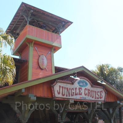 オレンジの入り口が目印です！