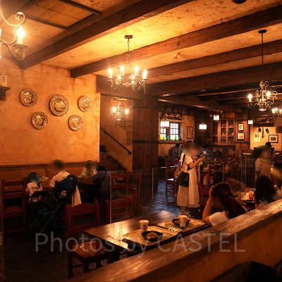 レストランの店内はほぼ満席