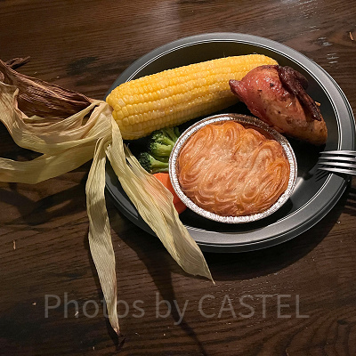 三本の箒のメニュー：ロティサリー・スモークチキン＆シェパーズパイ