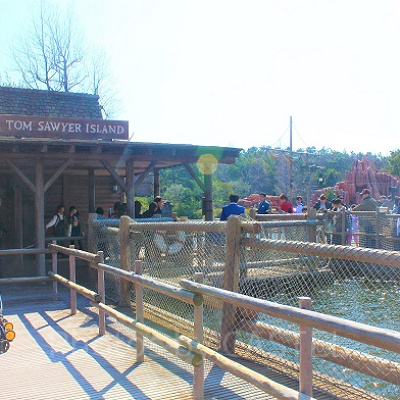 トムソーヤ島いかだ