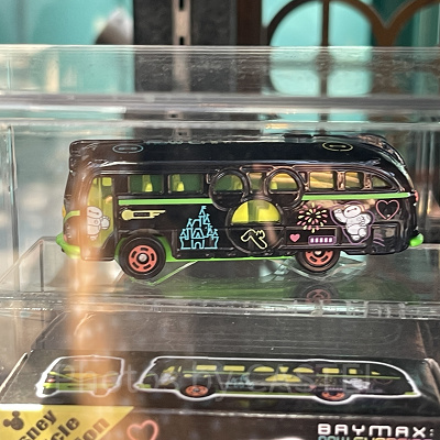 トミカ(ベイマックスのネオングッズ)