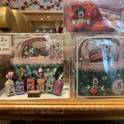 チョコレートが入ったトート、緑の面は35周年のロゴ入り