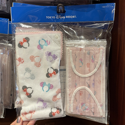 タオルポーチ＆不織布マスク（ディズニーカチューシャ柄グッズ）