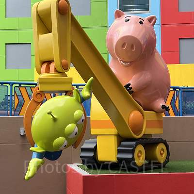 ディズニー WDCC トイストーリー ハム It's Showtime Toy Story Hamm It's Showtime by WDCC Disney Classics